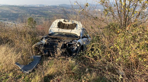 Metrelerce sürüklenen araçtan sağ çıktı